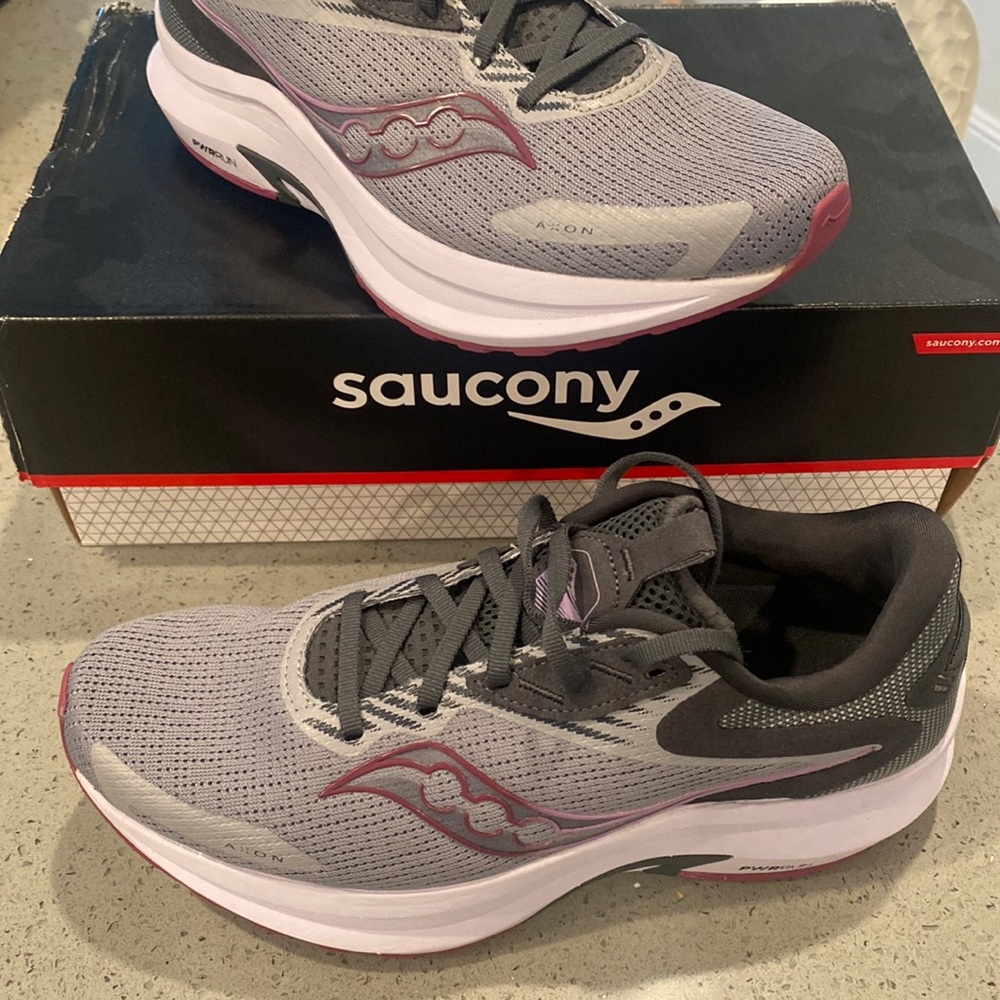 Saucony Axon 2, Size 9.5